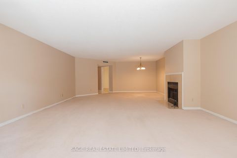 Photo 11 at 302 - 25 George Street, Moss Park, Toronto