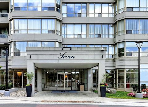 Photo 4 at 514 - 7 Townsgate Drive, Yorkhill, Vaughan