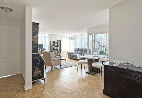 Photo 8 at 514 - 7 Townsgate Drive, Yorkhill, Vaughan