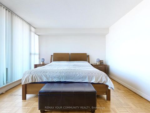 Photo 18 at 514 - 7 Townsgate Drive, Yorkhill, Vaughan