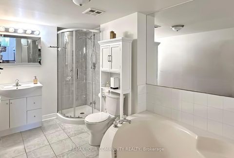 Photo 21 at 514 - 7 Townsgate Drive, Yorkhill, Vaughan