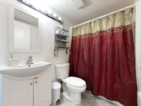 Photo 22 at 514 - 7 Townsgate Drive, Yorkhill, Vaughan