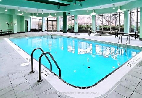 Photo 25 at 514 - 7 Townsgate Drive, Yorkhill, Vaughan