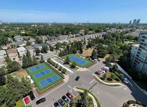 Photo 26 at 514 - 7 Townsgate Drive, Yorkhill, Vaughan