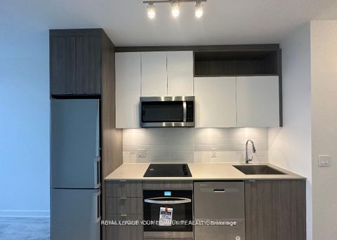 Photo 8 at 1005 - 70 Princess Street, Moss Park, Toronto