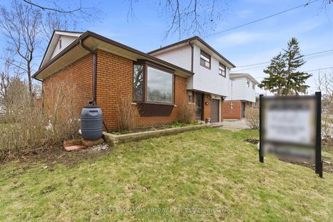 Photo 1 at 20 Ravenview Drive, West Hill, Toronto