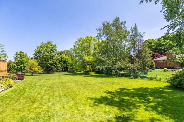 Photo 12 at 2030 Vickery Drive, WO West, Oakville