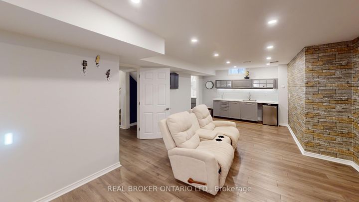 Photo 19 at 34 Kidd Street, Bradford, Bradford West Gwillimbury