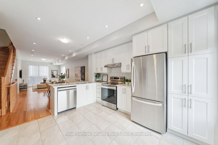 Photo 8 at 24 - 348 Wheat Boom Drive S, JM Joshua Meadows, Oakville