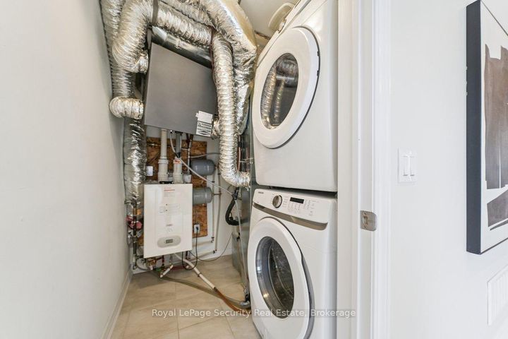 Photo 13 at 24 - 348 Wheat Boom Drive S, JM Joshua Meadows, Oakville