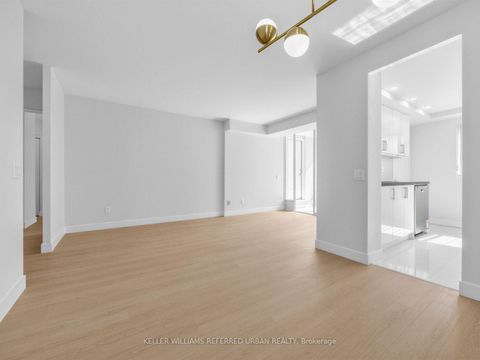 Photo 11 at 501 - 7 Bishop Avenue, Newtonbrook East, Toronto