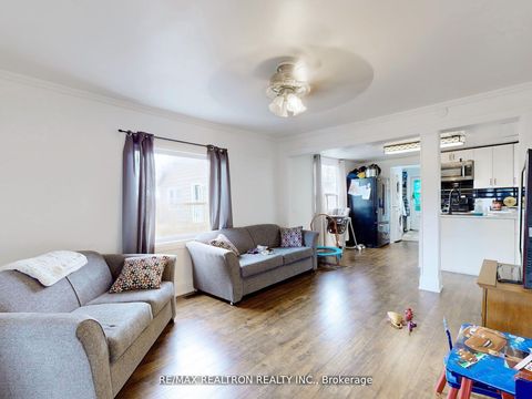 Photo 1 at 156 The Queensway Street S, Keswick North, Georgina