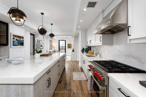 Photo 9 at 701 - 1 Forest Hill Road, Casa Loma, Toronto