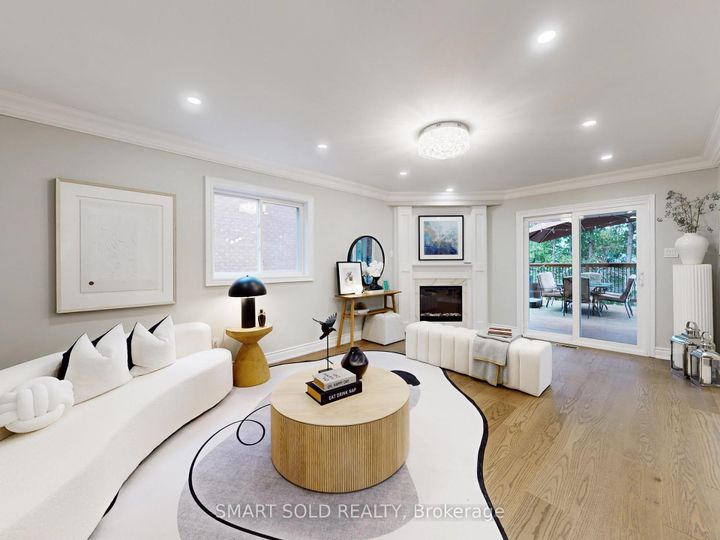 Photo 5 at 24 Normandy Crescent, Harding, Richmond Hill