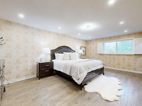 Photo 15 at 24 Normandy Crescent, Harding, Richmond Hill