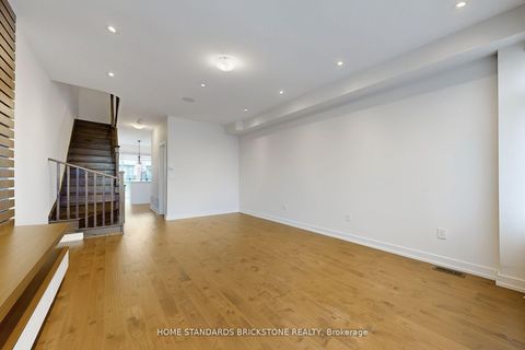 Photo 6 at 215 Salterton Circle, Rural Vaughan, Vaughan