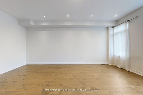 Photo 7 at 215 Salterton Circle, Rural Vaughan, Vaughan