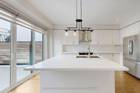 Photo 9 at 215 Salterton Circle, Rural Vaughan, Vaughan