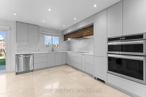 Photo 8 at 27 Via Nova Drive, East Woodbridge, Vaughan