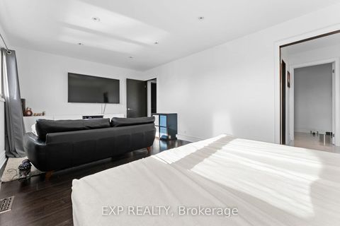 Photo 22 at 27 Via Nova Drive, East Woodbridge, Vaughan