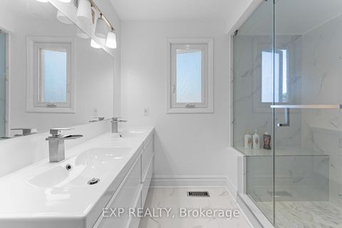 Photo 31 at 27 Via Nova Drive, East Woodbridge, Vaughan