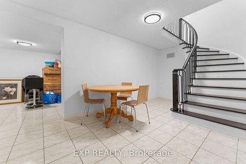 Photo 32 at 27 Via Nova Drive, East Woodbridge, Vaughan