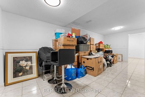 Photo 36 at 27 Via Nova Drive, East Woodbridge, Vaughan