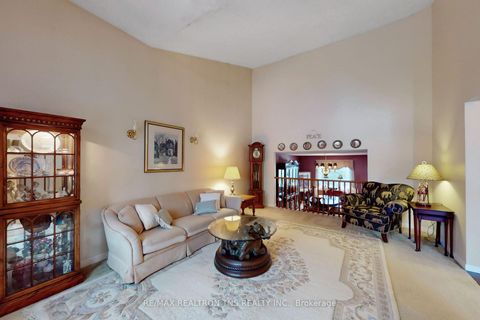 Photo 5 at 38 Gilbank Drive, Aurora Heights, Aurora