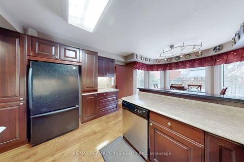 Photo 19 at 38 Gilbank Drive, Aurora Heights, Aurora