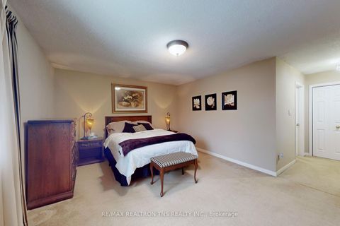Photo 27 at 38 Gilbank Drive, Aurora Heights, Aurora