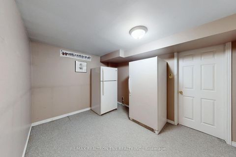 Photo 38 at 38 Gilbank Drive, Aurora Heights, Aurora