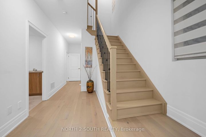 Photo 4 at 25 Aylin Crescent, Patterson, Vaughan