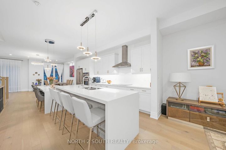 Photo 10 at 25 Aylin Crescent, Patterson, Vaughan