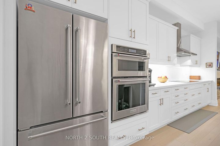 Photo 14 at 25 Aylin Crescent, Patterson, Vaughan