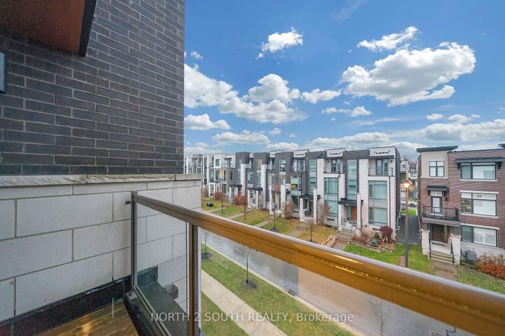 Photo 36 at 25 Aylin Crescent, Patterson, Vaughan