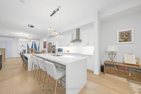 Photo 10 at 25 Aylin Crescent, Patterson, Vaughan