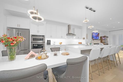 Photo 12 at 25 Aylin Crescent, Patterson, Vaughan