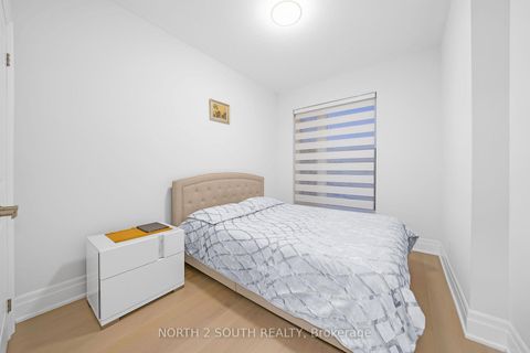 Photo 33 at 25 Aylin Crescent, Patterson, Vaughan