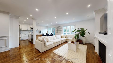 Photo 9 at 8 Colleen Street, Yorkhill, Vaughan