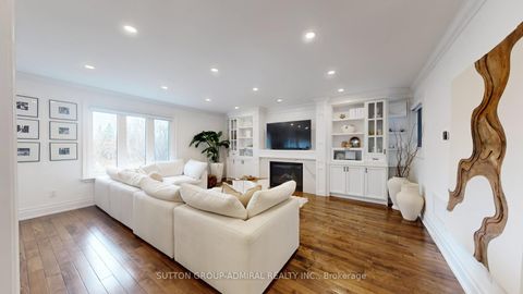 Photo 10 at 8 Colleen Street, Yorkhill, Vaughan