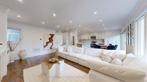 Photo 11 at 8 Colleen Street, Yorkhill, Vaughan