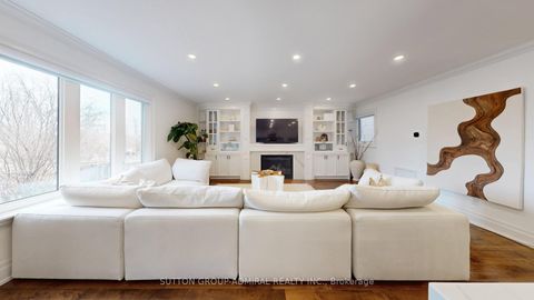 Photo 12 at 8 Colleen Street, Yorkhill, Vaughan