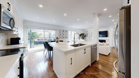 Photo 17 at 8 Colleen Street, Yorkhill, Vaughan