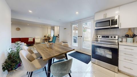 Photo 43 at 8 Colleen Street, Yorkhill, Vaughan