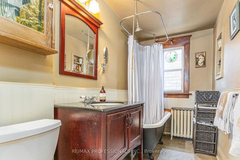 Photo 17 at 9 Orley Avenue, Lumsden, Toronto