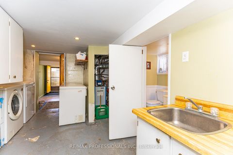Photo 22 at 9 Orley Avenue, Lumsden, Toronto