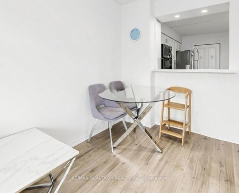 Photo 4 at 406 - 120 Promenade Circle, Brownridge, Vaughan