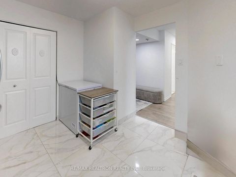 Photo 7 at 406 - 120 Promenade Circle, Brownridge, Vaughan