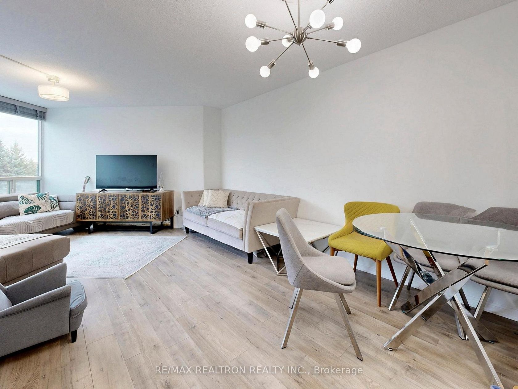 406 - 120 Promenade Circle, Brownridge, Vaughan photo number 2