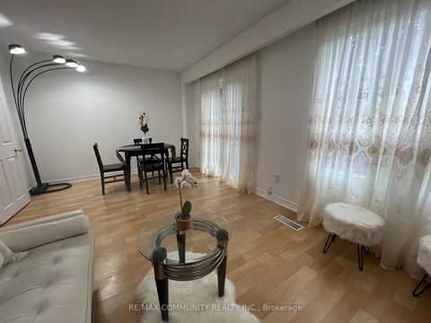 Photo 6 at 284 Sprucewood Court, L'Amoreaux, Toronto